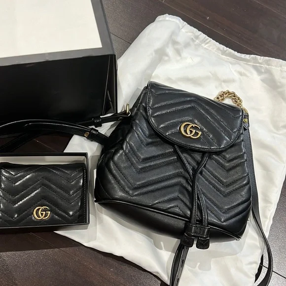 Selling both Gucci backpack and wallet Gucci Jumbo GG Supreme Monogram Textured Dollar Calfskin  main image 4